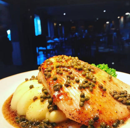 🌊 Deep-Sea Stingray Wings(Premium Thick-Cut) — The Ultimate "Crunch" Experience in SG!